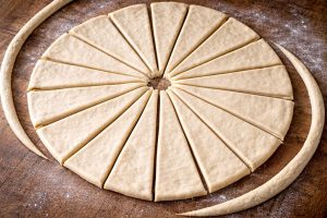 Sečenje i oblikovanje testa