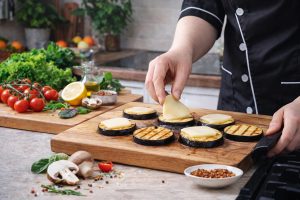 Grilovani patlidžan sa sirom i paradajzom - POSTUPAK